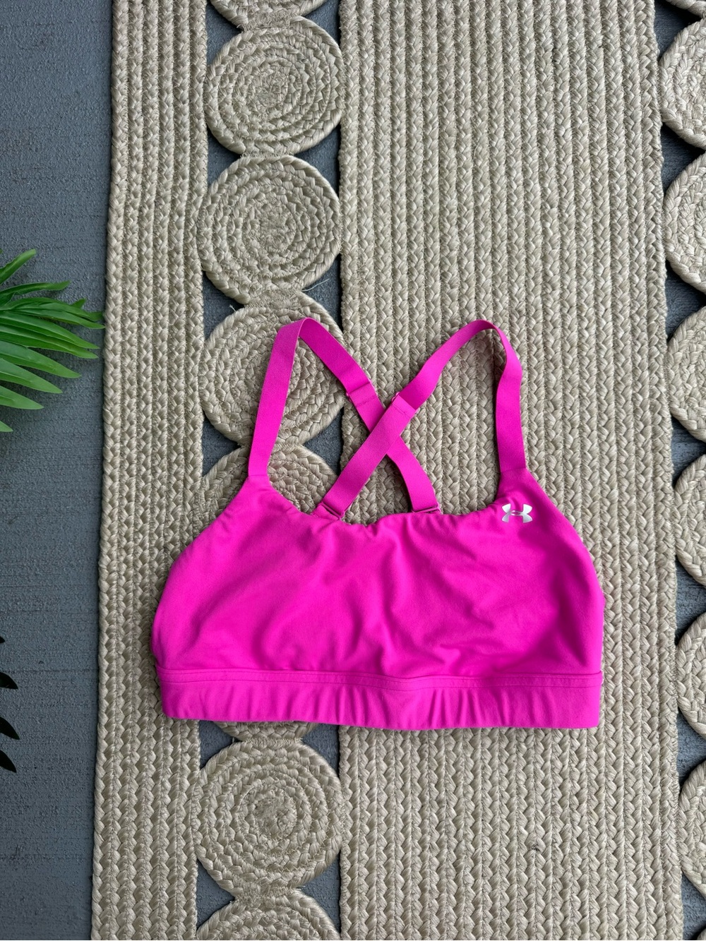 Under Armour Bright Pink Crossback Sports Bra Size S